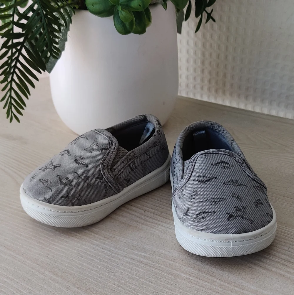 Carter's Just One You, Boys Gray Dinosaur Print Slip On Sneakers Size 3 💰